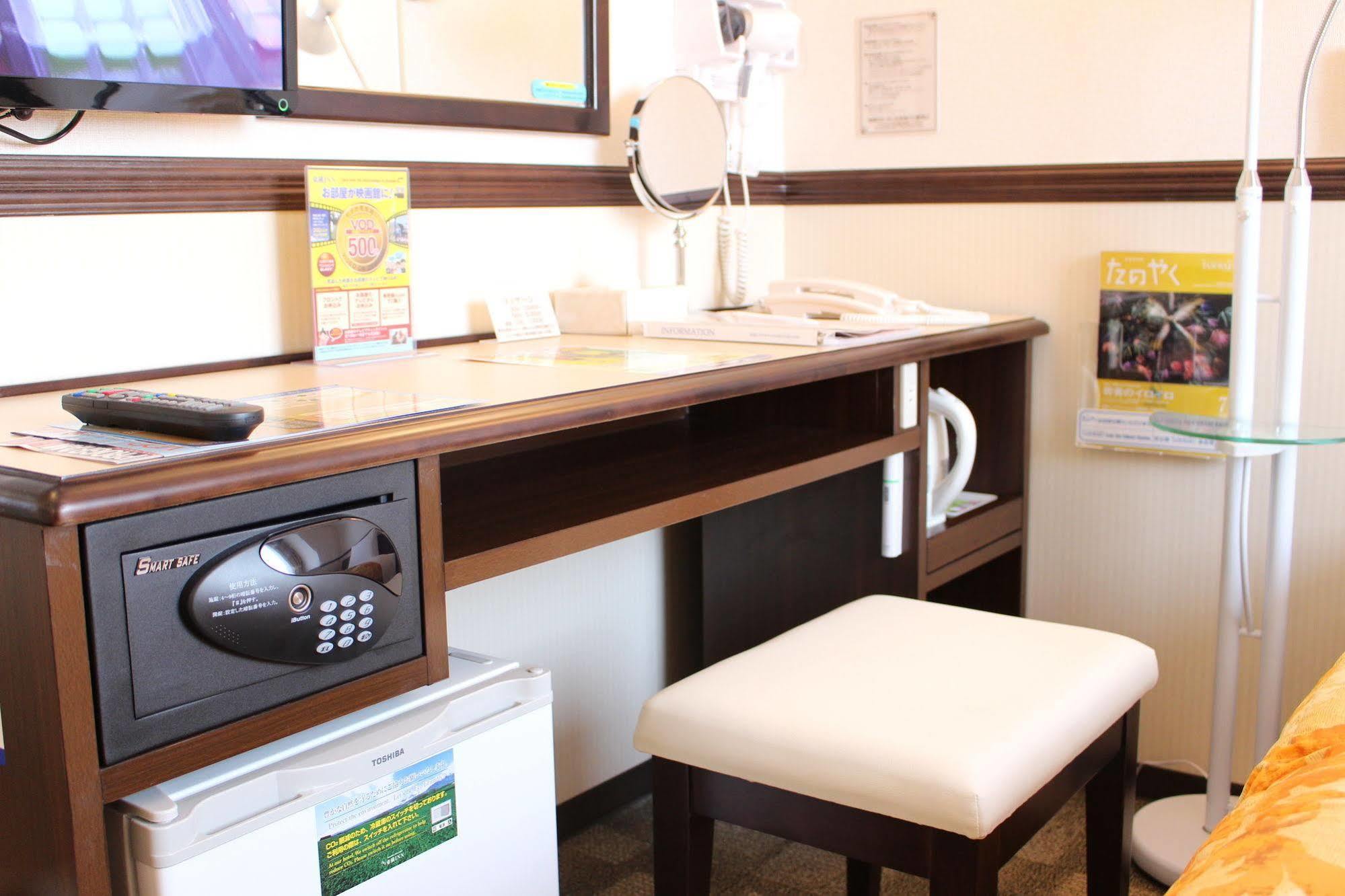 Toyoko Inn Kofu-Eki Minami-Guchi No.1 Екстер'єр фото