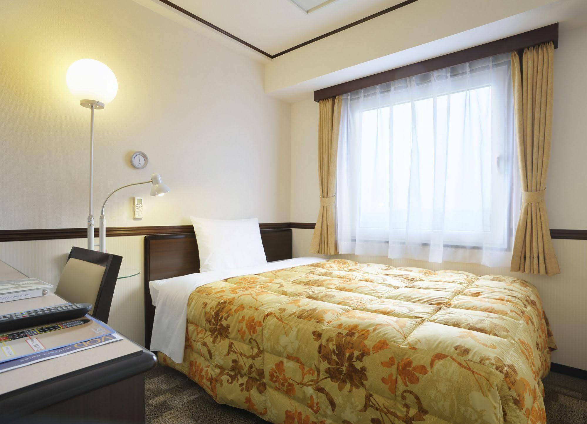 Toyoko Inn Kofu-Eki Minami-Guchi No.1 Екстер'єр фото