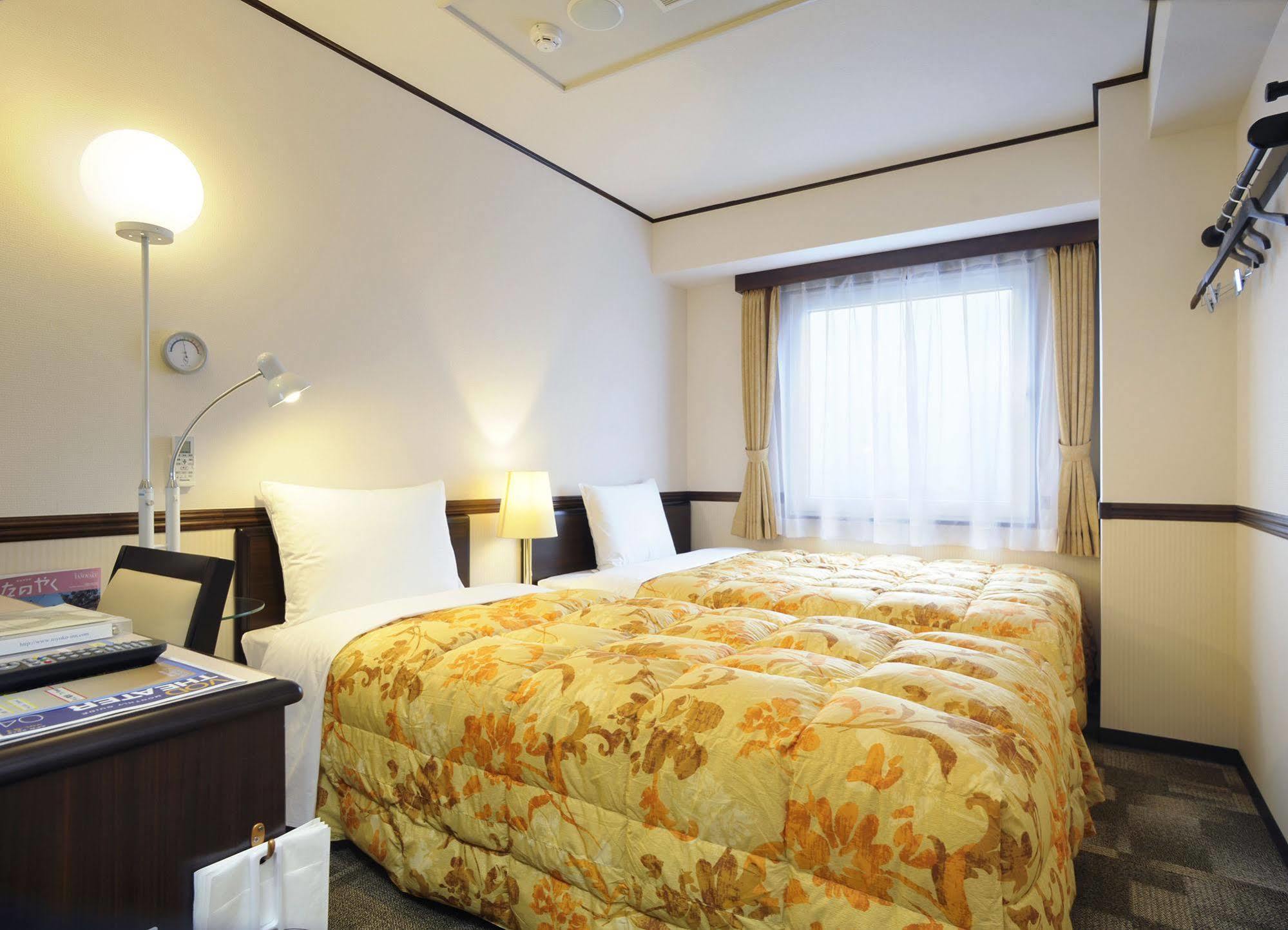 Toyoko Inn Kofu-Eki Minami-Guchi No.1 Екстер'єр фото