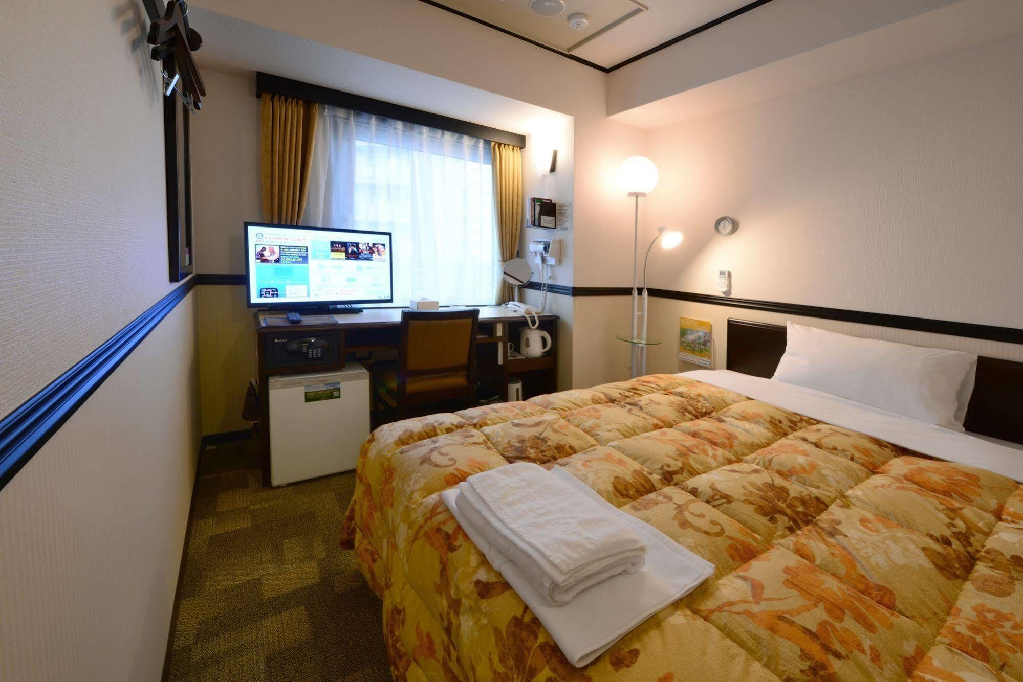 Toyoko Inn Kofu-Eki Minami-Guchi No.1 Екстер'єр фото