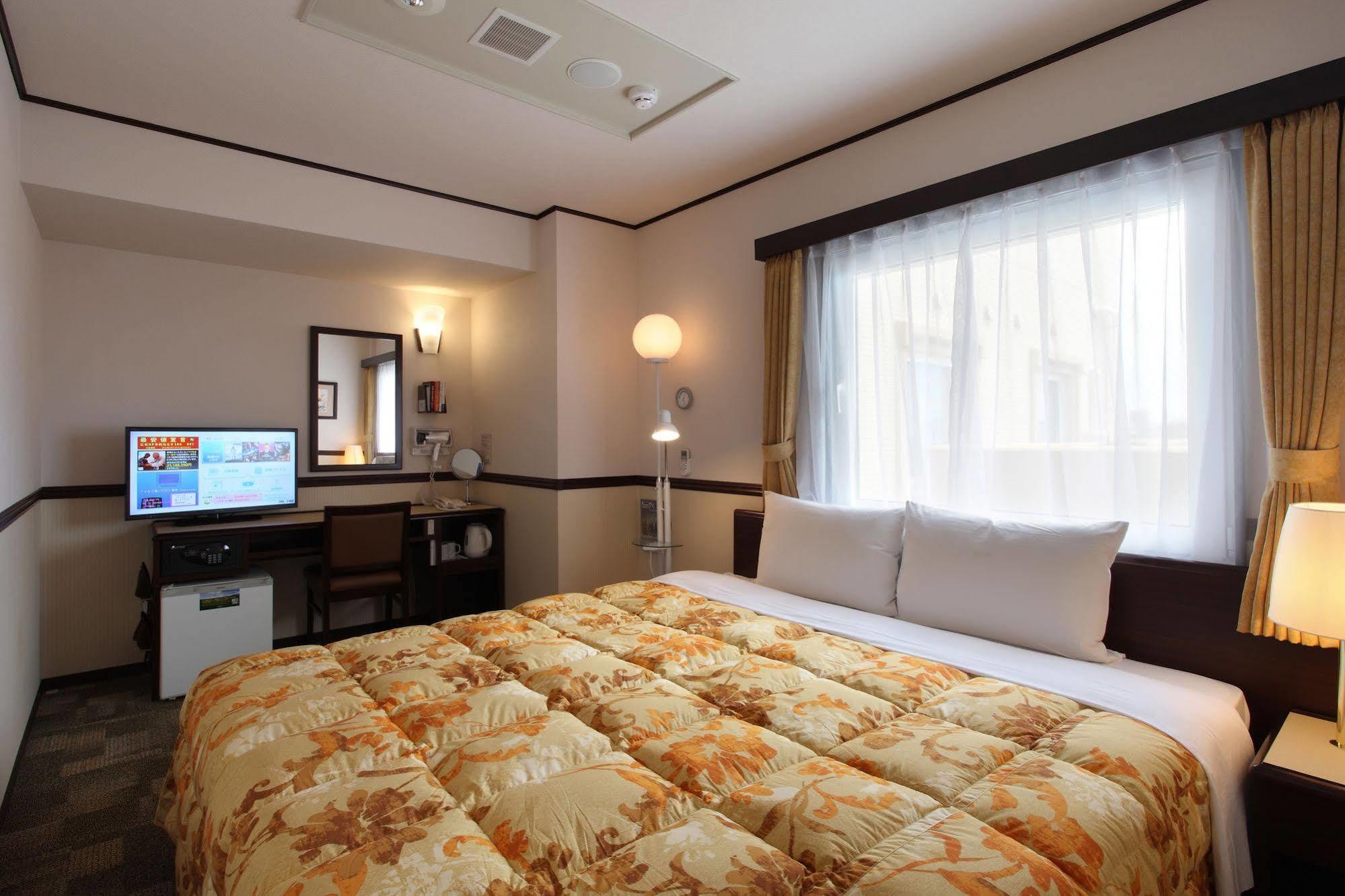 Toyoko Inn Kofu-Eki Minami-Guchi No.1 Екстер'єр фото